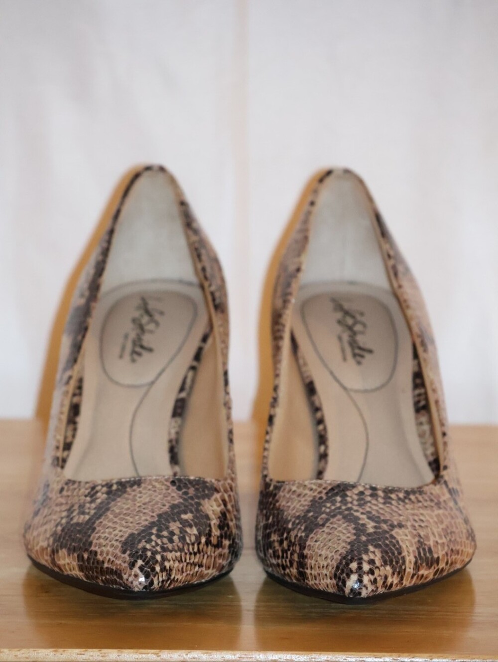 Life Stride Faux Snakeskin Pointed Toe Flex Heels in Cream and Black. - Picture 2 of 13